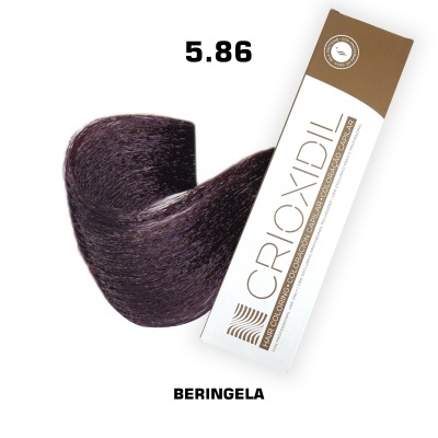 amostra de cor de cabelo castanho escuro com tonalidade beringela junto a caixa branca e castanha de coloração capilar CRIOXIDIL