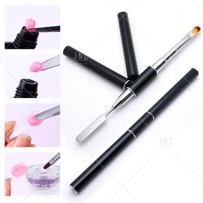 Ferramentas para unhas com pincel e espátula, aplicação de gel cor-de-rosa.