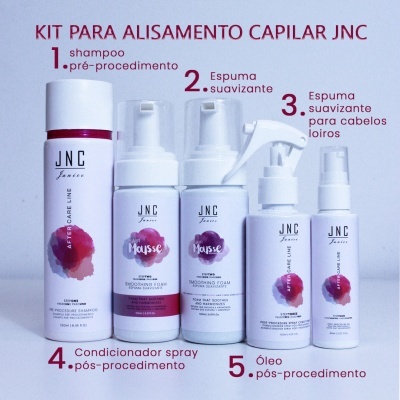 Kit para alisamento capilar JNC com cinco frascos brancos e rótulos com padrões em vermelho e roxo