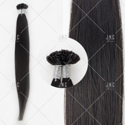 Extensão de cabelo liso escuro com laço prateado sobre fundo branco