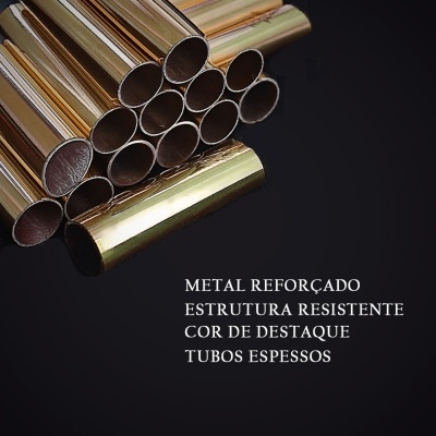 Tubos metálicos dourados empilhados com texto em português sobre fundo preto