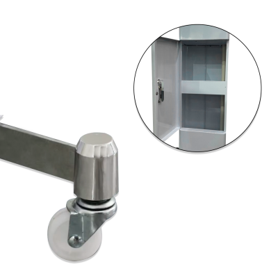 Roda translúcida e estrutura metálica com porta e prateleiras