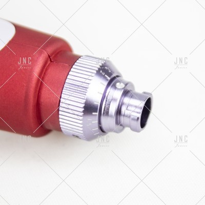 Ponta de ferramenta vermelha com ajuste metálico prateado