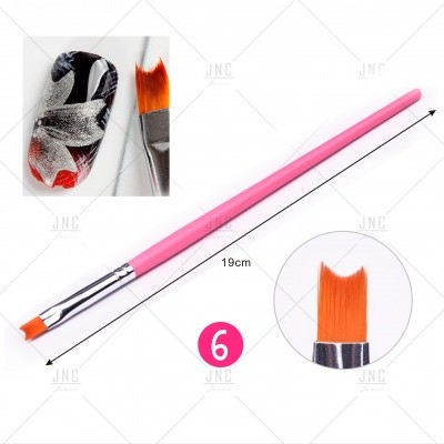 Pincel de nail art com cabo rosa e cerdas laranja junto de unha decorada com padrão preto, branco e vermelho.