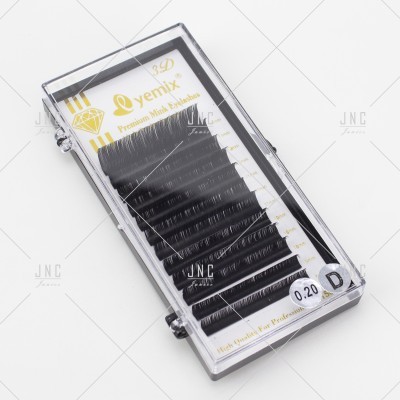 Caixa transparente com pestanas falsas pretas de várias espessuras e comprimentos