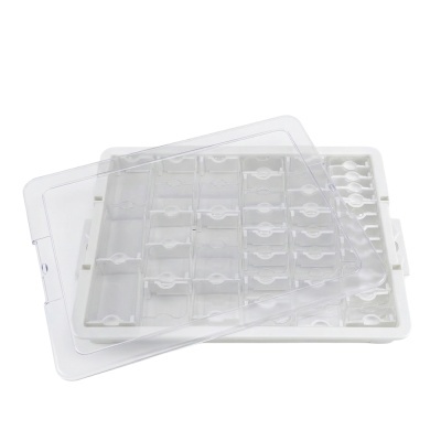 Organizador plástico branco com tampo transparente aberto
