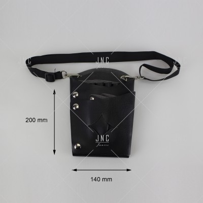 Bolsa de cintura preta com alça ajustável e medidas indicadas