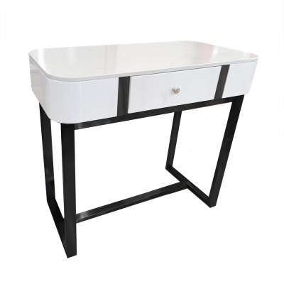 Mesa de apoio branca com estrutura preta e gaveta central