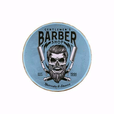Placa redonda azul com desenho de caveira e navalhas e texto de barbearia