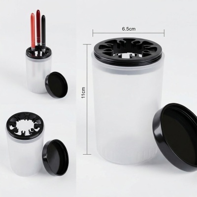 Recipiente plástico com tampa preta e suporte para canetas