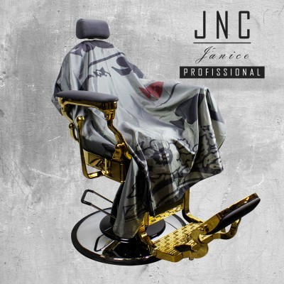 Cadeira de barbeiro com capa estilizada e texto de marca