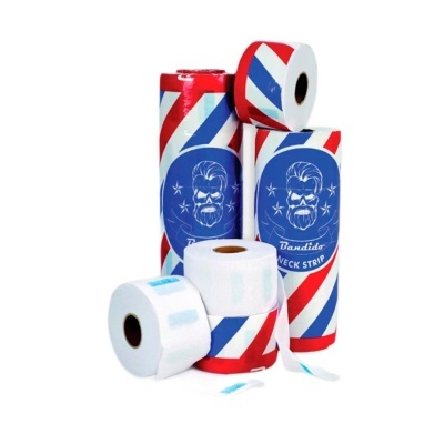 Rolos de toalhas de papel com padrão vermelho, branco e azul e etiqueta azul com desenho de cabeça e texto Bandit