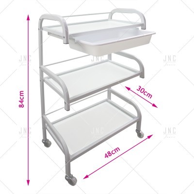 Carrinho branco de metal com três prateleiras e rodas