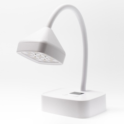Candeeiro de secretária branco com ecrã digital e luz LED