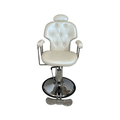 Cadeira de salão branca com estofado acolchoado e base cromada