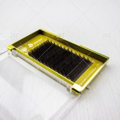 Caixa de pestanas postiços pretos com embalagem transparente e bordas douradas