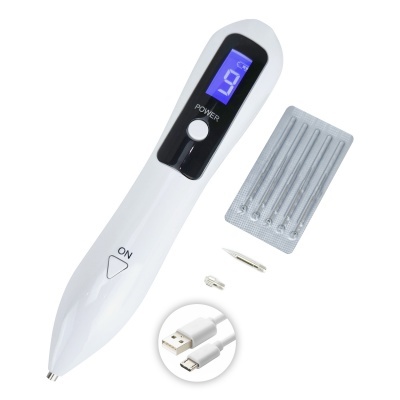 Dispositivo branco digital com visor azul, cinco agulhas e cabo USB.