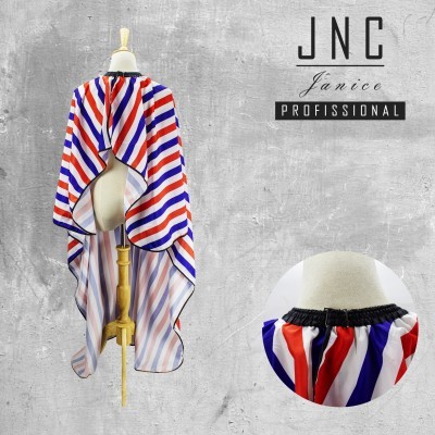 Capa de corte cabelo riscas vermelho branco azul no manequim