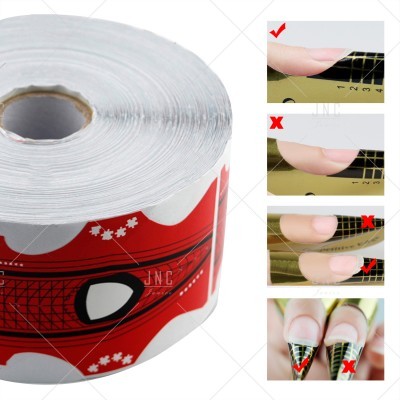 Rolo de moldes para unhas com padrão vermelho e preto e dicas de aplicação ao lado.