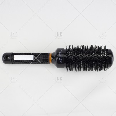 Escova redonda preta com cabo texturizado e cerdas pretas