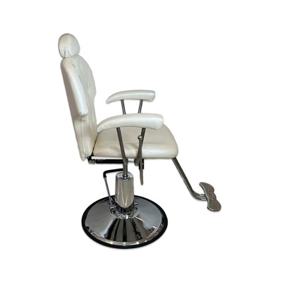 Cadeira de barbeiro branca com base cromada e pedal