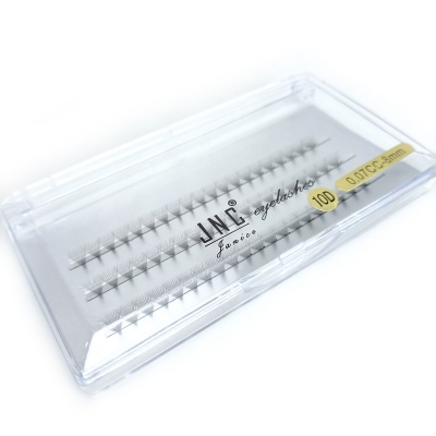 Estojo transparente com extensões de pestanas individuais pretas