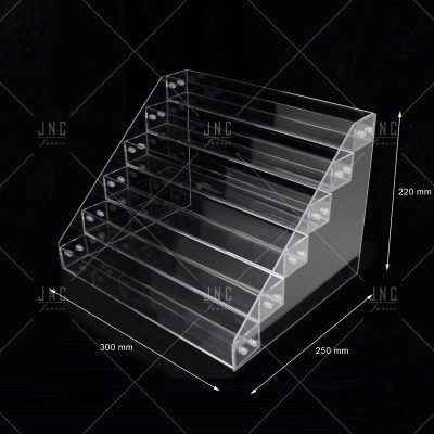 Expositor em acrílico transparente com cinco níveis