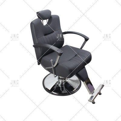 Cadeira de barbeiro preta com estofamento em couro sintético e base cromada