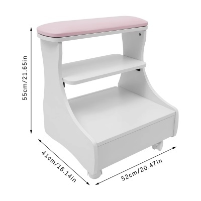 Móvel branco com almofada rosa e rodas