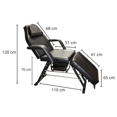 Cadeira reclinável preta com apoios e medidas indicadas em cm
