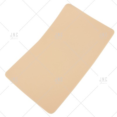 tapete retangular beige sobre fundo branco