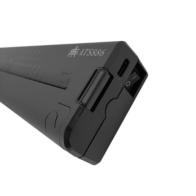 Bateria portátil preta com interruptor e porta micro USB