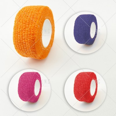 Quatro rolos de fita adesiva colorida com textura de tecido