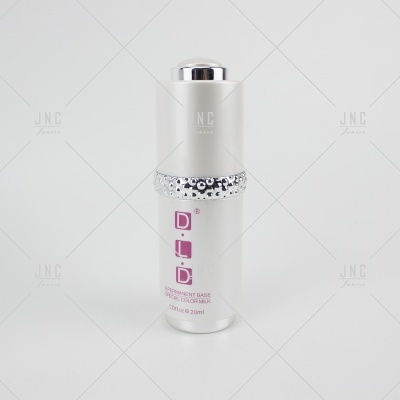 frasco branco de base permanente para unhas D.I.D com tampa e detalhe prateado