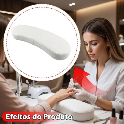 Almofada branca para apoio de braços durante manicure