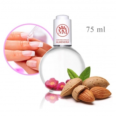 Frasco de óleo para cutículas de amêndoa de 75 ml com amêndoas ao lado e mãos femininas a aplicar o produto.