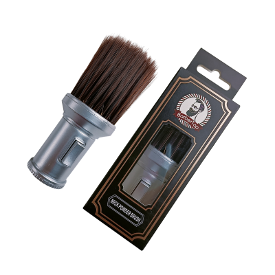 Pincel para pós de barba com cerdas castanhas e embalagem preta