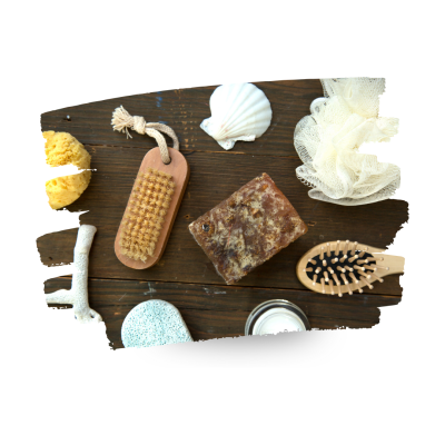 Produtos de banho naturais e acessórios sobre madeira