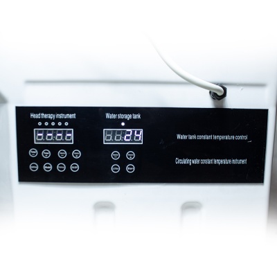 Painel de controlo digital branco com visor LED e botões