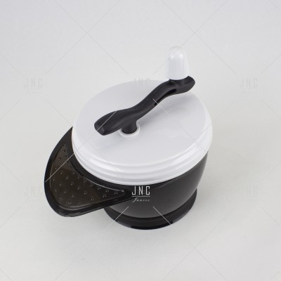 Moedor manual preto e branco com alavanca