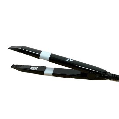 Prancha de cabelo preta com detalhes em cinza claro