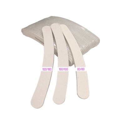 Três lixas para unhas brancas com numerações em rosa e embalagem plástica