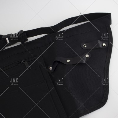 Cinto utilitário preto com bolso e rebites metálicos