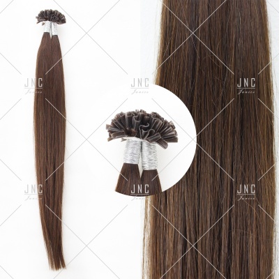 Extensão de cabelo castanho liso com fechos prateados em fundo branco