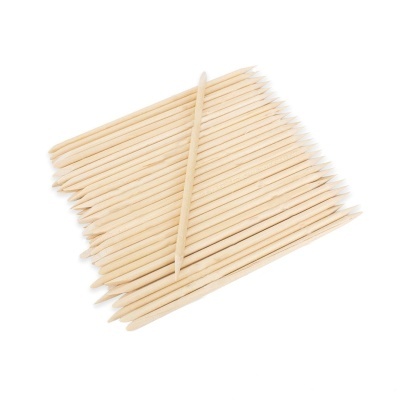 Pauzinhos de madeira com ponta afiada e ponta escovada