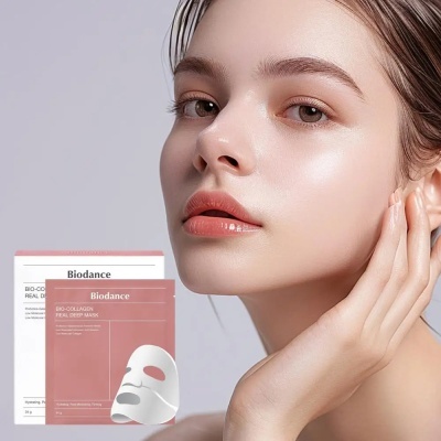 Máscara facial Biodance BIO-COLLAGEN REAL DEEP MASK com rosto feminino