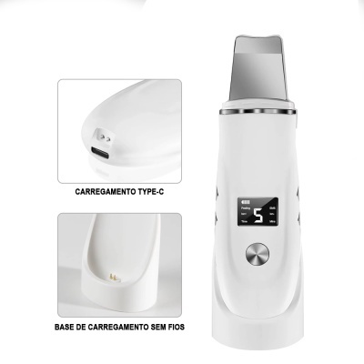 Dispositivo de peeling facial branco com ecrã digital e base de carregamento sem fios