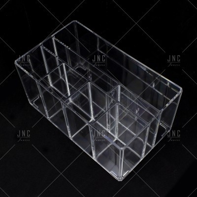 Organizador acrílico transparente com várias divisórias retangulares