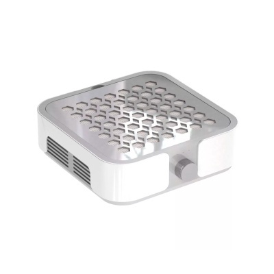 Ar condicionado portátil branco com grelha hexagonal prateada