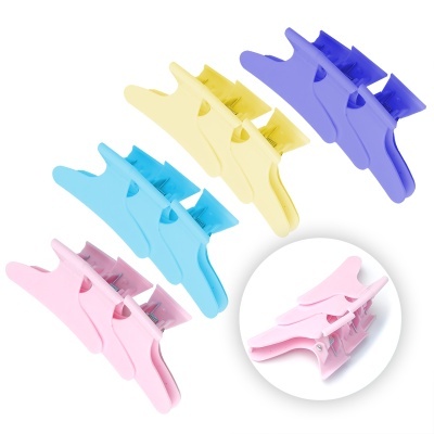 Grampos de cabelo largos coloridos em plástico com fecho metálico
